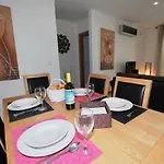 Whale - With Wi-fi And Heated Pool Apartment