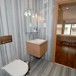 Whale - With Wi-fi And Heated Pool Apartment