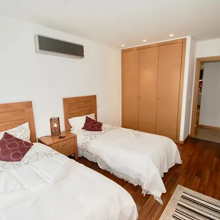 Whale - With Wi-fi And Heated Pool サン・マルティーニョ・ド・ポルト