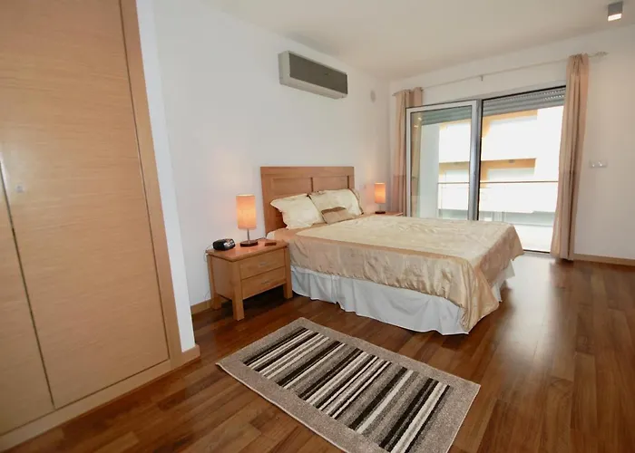 Whale - With Wi-fi And Heated Pool דירה *