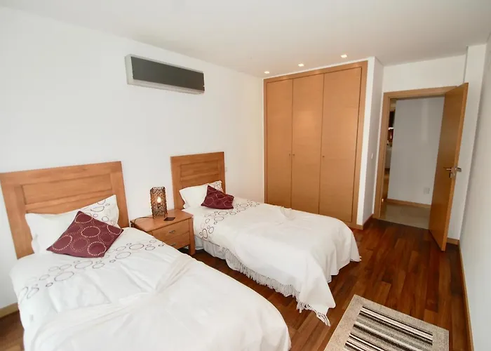 Whale - With Wi-fi And Heated Pool סאו מרטיניו דו פורטו