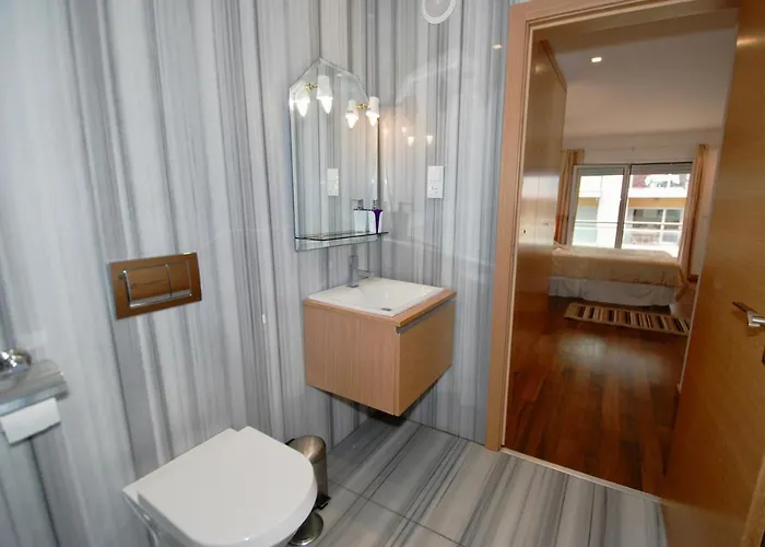 Whale - With Wi-fi And Heated Pool דירה